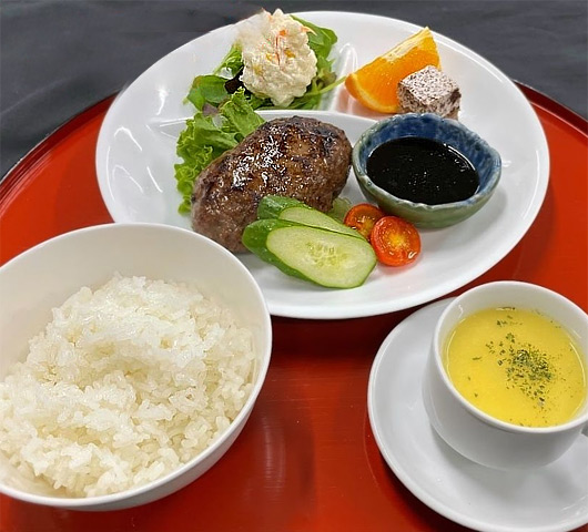 赤牛ハンバーグ御膳